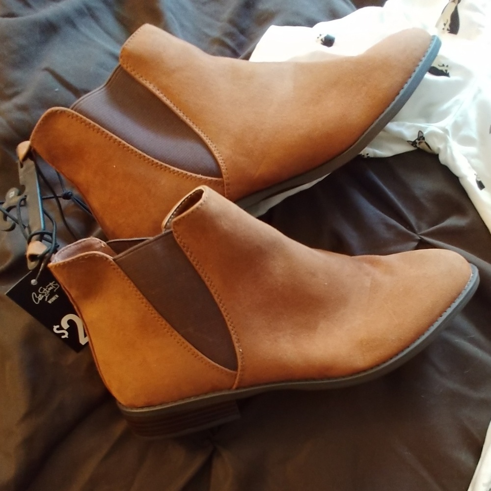 Ankle boots